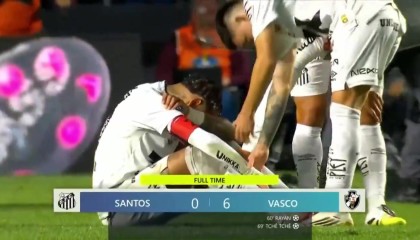 开云体育在线-😭被踢哭！桑托斯遭0-6血洗，内马尔哭着离开球场&amp;用球衣擦眼泪