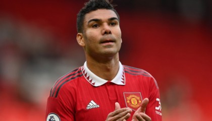 今夏胖虎离队，曼联满世界物色心仪替代者，5大热门候选者浮现|卡塞米罗|埃利奥特-安德森|若昂·菲利克斯|马里奥-戈麦斯|安德烈-戈麦斯_新浪体育_新浪新闻