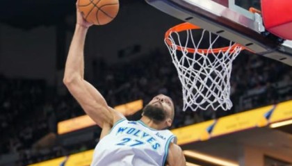 约基奇恩比德统治联盟 狼队提前一步找到版本答案